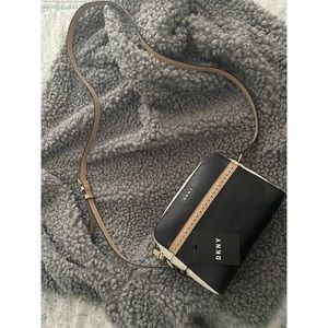 DKNY Faye-Top Camera Bag